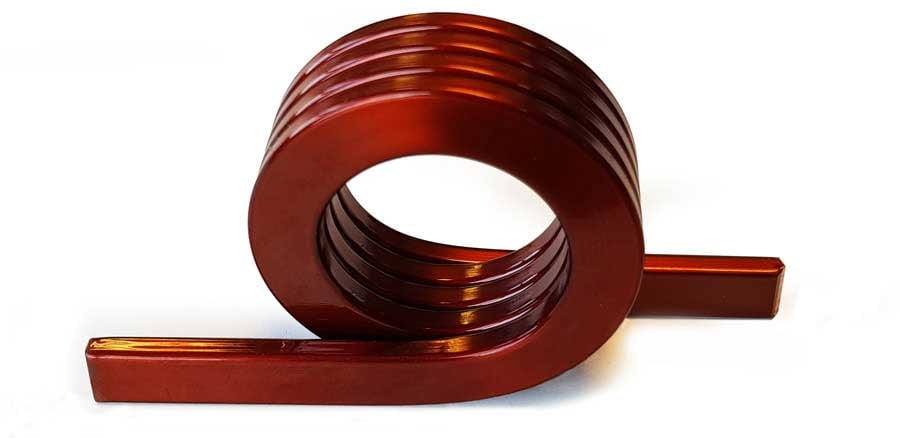Le bobinage sur chant est l'une des tendances modernes dans la fabrication de bobines. Le principe de cette technologie de bobinage est que le fil de section rectangulaire est enroulé non pas sur le côté court, mais sur la partie plate du fil. C'est ce que signifient les termes